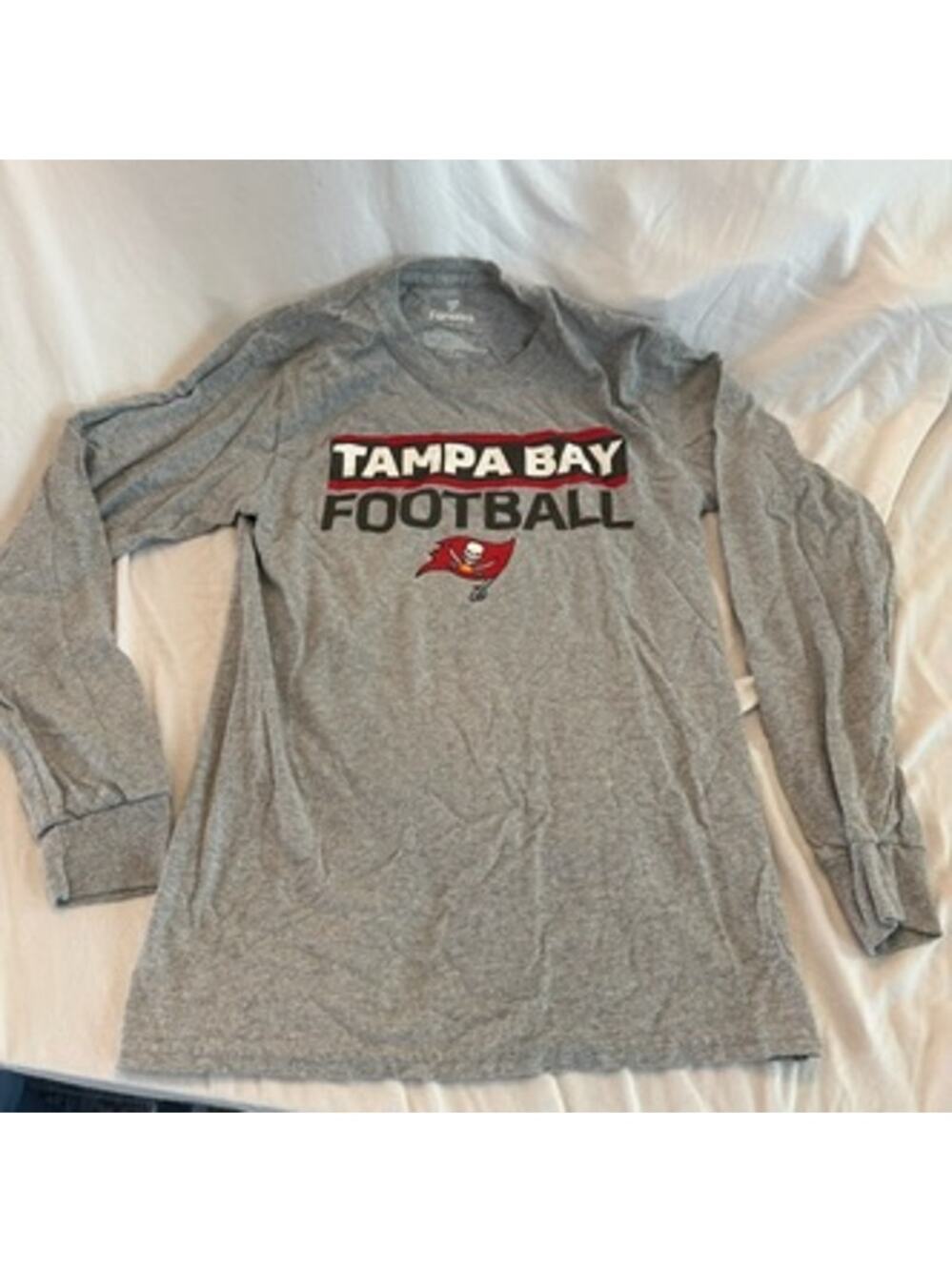 Fanatics Tampa Bay Buccaneers long sleeve shirt size small
